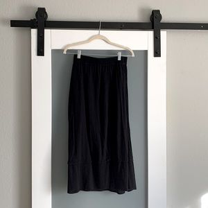 Wild Pearl Crepe Black Midi Skirt with Slit, Small (GUC)